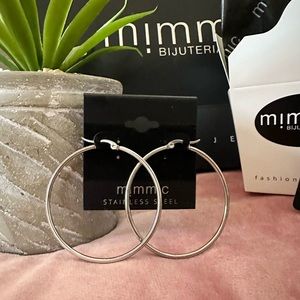 STAINLESS STEEL HOOP SILVER EARRINGS. NWT Mimmic